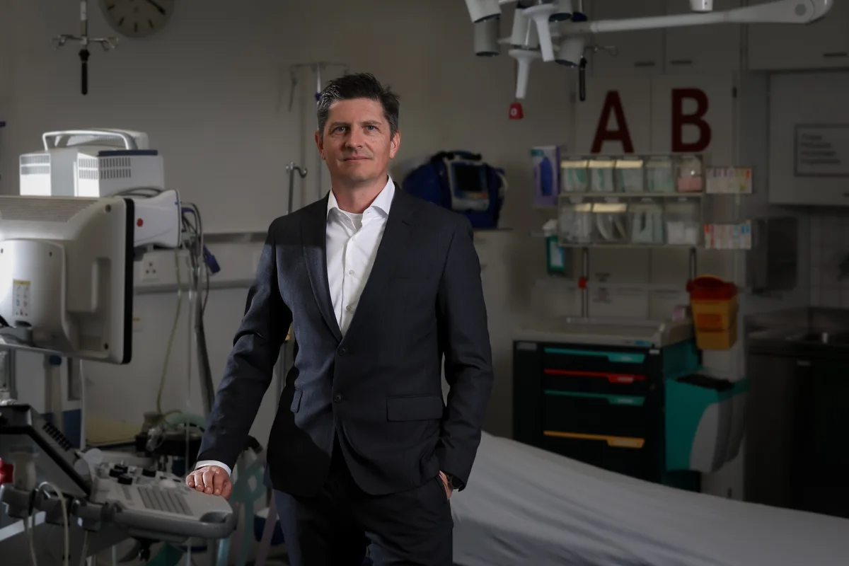 Andreas Mika portraitiert im Spital Wetzikon.